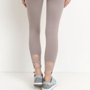 Criss-Cross Leggings Size Medium